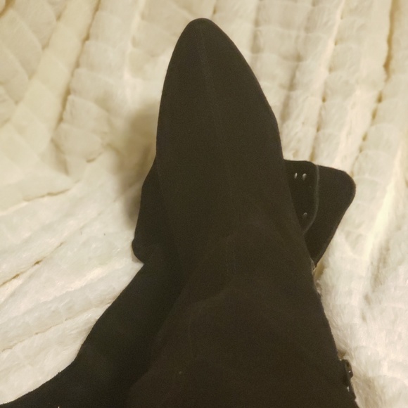 Black suede boot - Picture 4 of 7